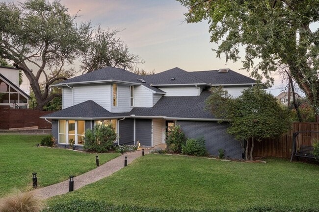 Building Photo - 7018 Blackwood Dr