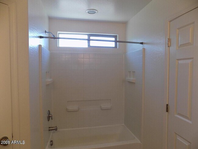 Building Photo - 5421 W Glass Ln