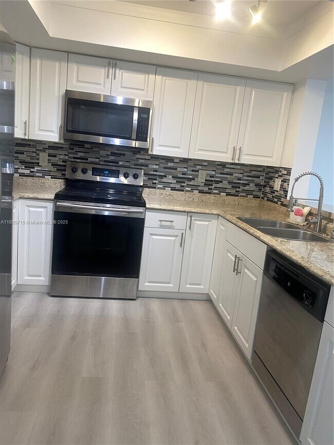 Building Photo - 12219 SW 14th Ln