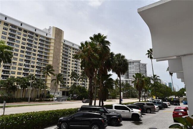 Building Photo - 5555 Collins Ave