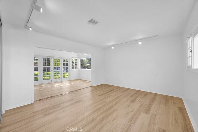Building Photo - 4031 N Virginia Rd