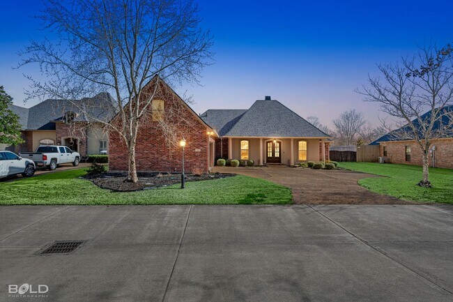 Building Photo - 135 Eagle Bend Way