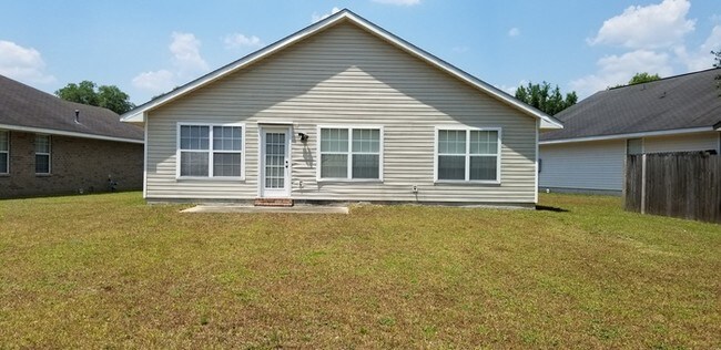 Building Photo - Beautiful 3-Bedroom near Corry Station