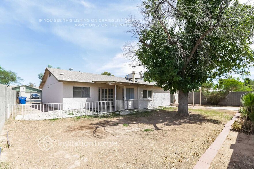 Building Photo - 917 W Lindner Ave