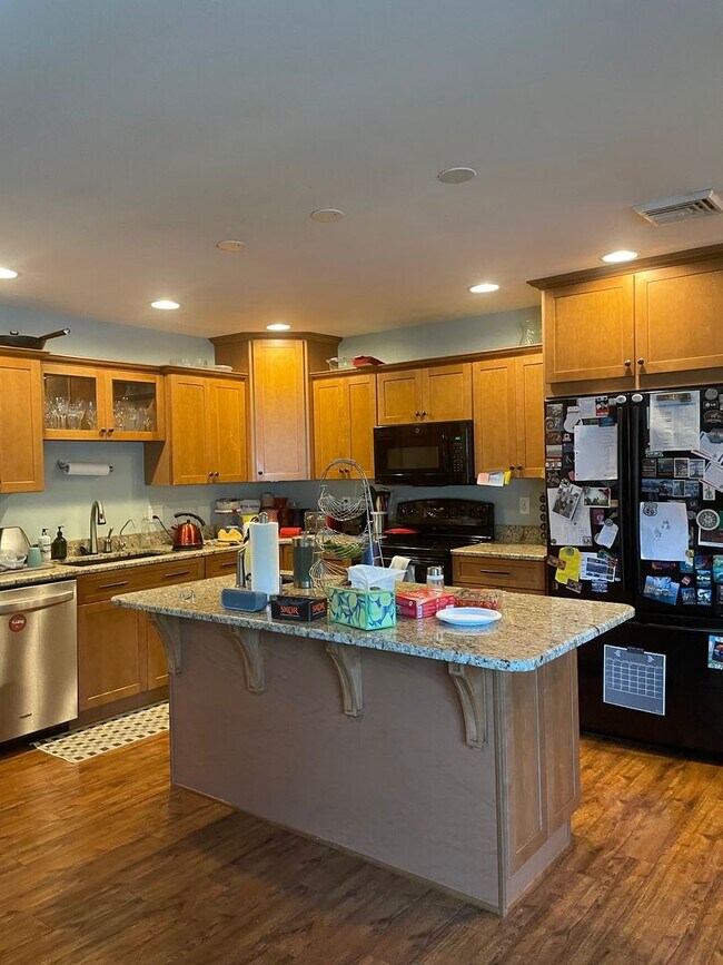 Building Photo - 4 Bedroom 3.5 bath Home for Rent in Hershey PA