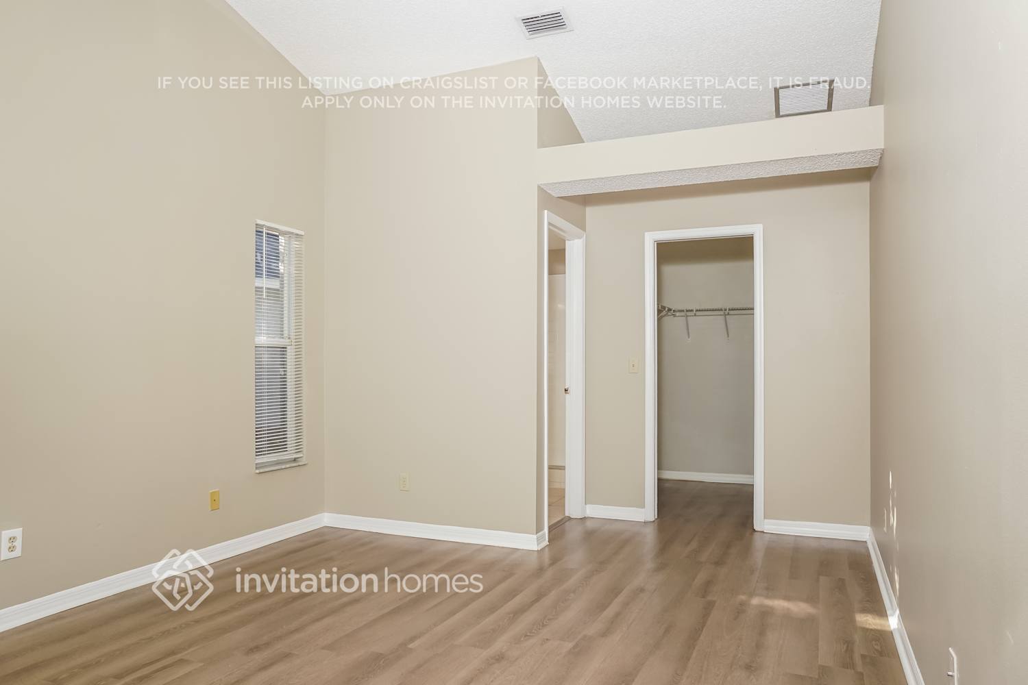 Building Photo - 7115 Queen Palm Cir