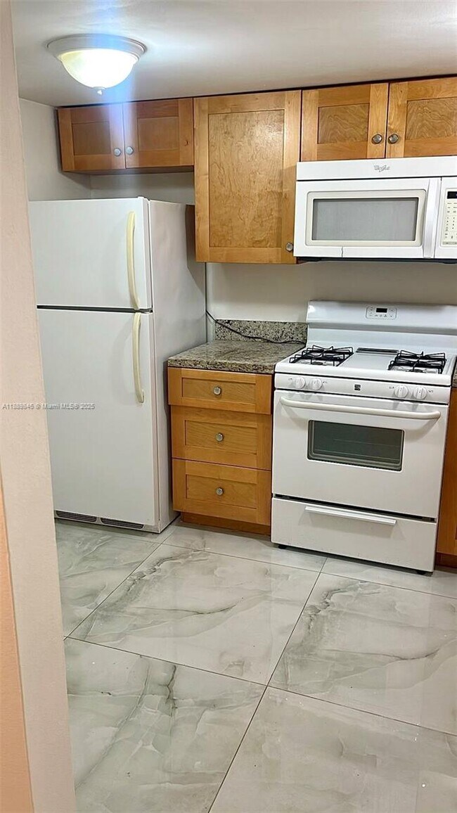 Primary Photo - 18111 NW 68th Ave
