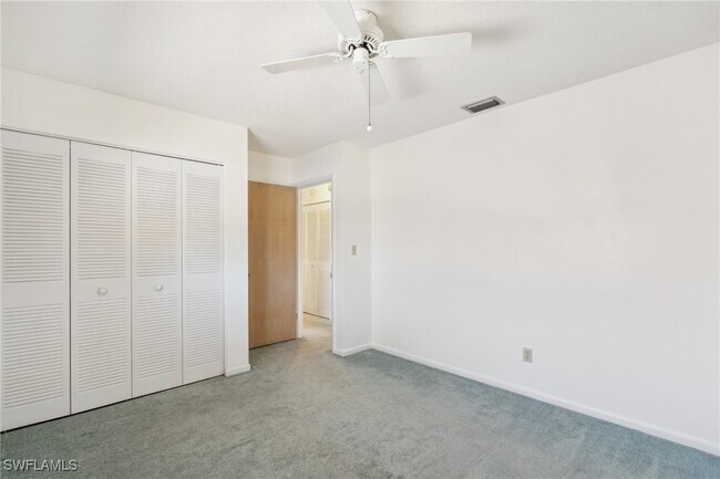 Building Photo - 235 Thistle Ct