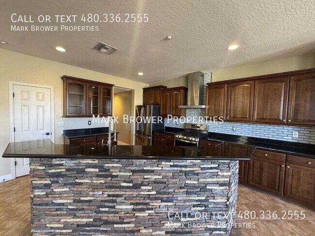 Building Photo - 21104 W Sage Hill Rd