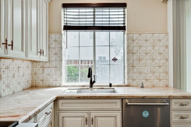 Building Photo - Luxury 5BR North San Jose Home | 2,680 Sq. Ft. | Minutes to BART, Levi's Stadium & Silicon Valley...