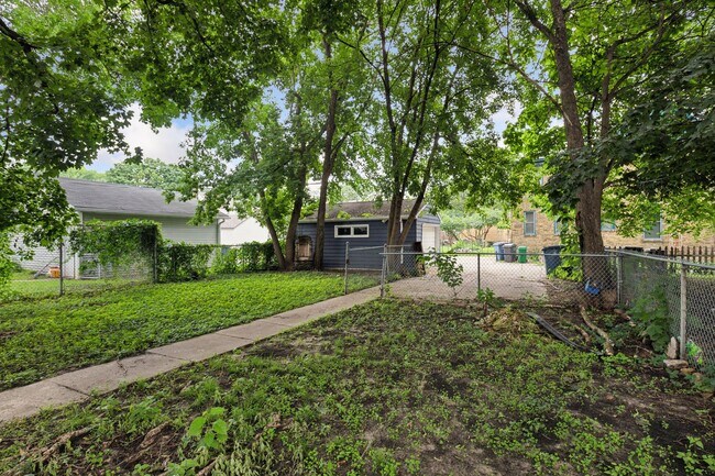 Building Photo - 1505 4th St NE