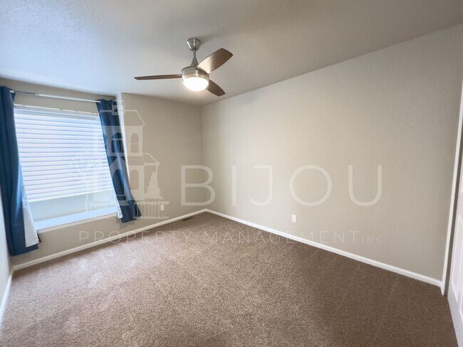 Building Photo - 9647 Carnival Ln