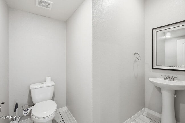 Building Photo - 14459 Eastbrook Dr