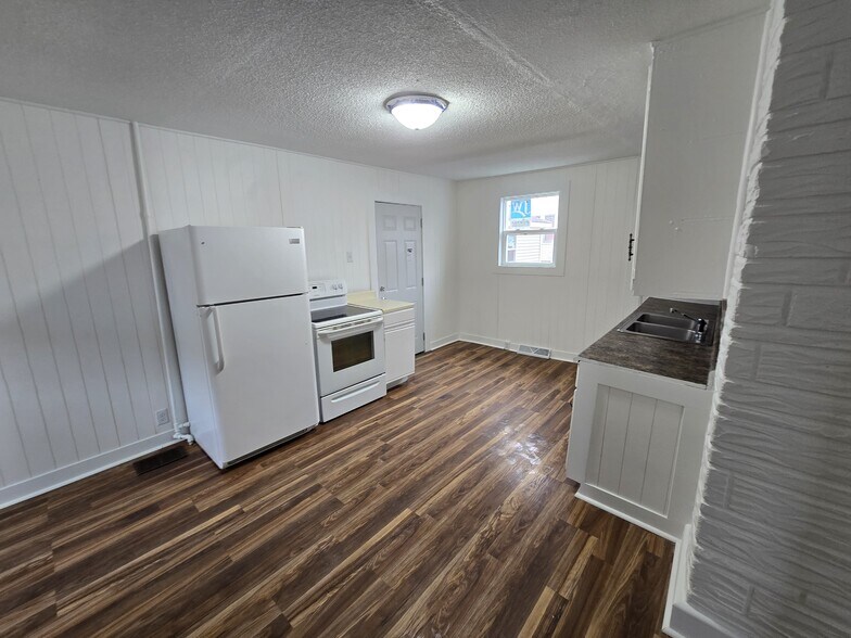 Building Photo - 1801 50th St