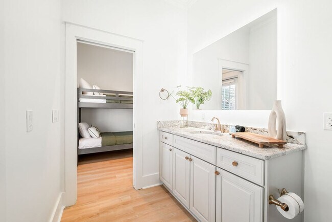 Building Photo - 22022 Front Beach Rd