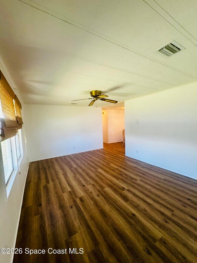 Building Photo - 515 Jennifer Cir