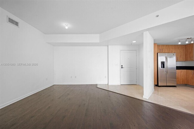 Building Photo - 7910 Harbor Island Dr
