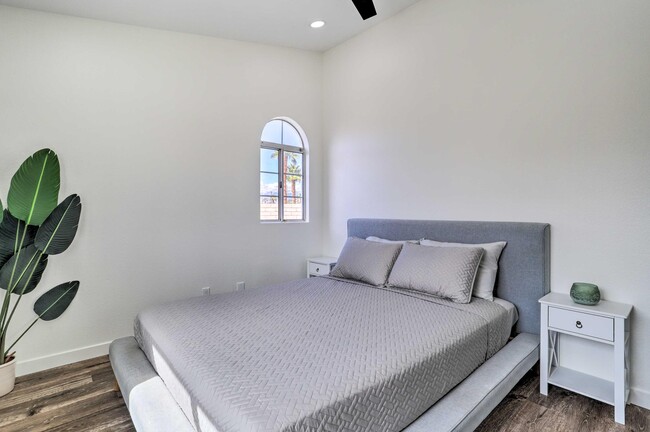Building Photo - 44065 Dalea Ct