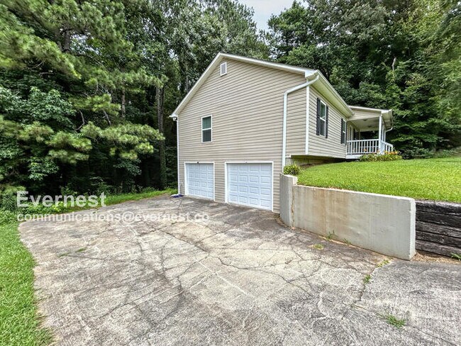 Building Photo - 170 Hickory Ln