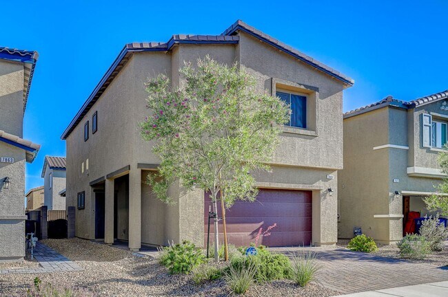 Building Photo - Spacious 4 Bedroom Home!