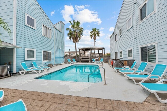 Building Photo - 15010 Leeward Dr