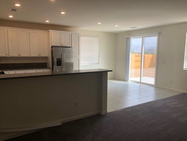 Building Photo - Gorgeous Four Bedroom Home 