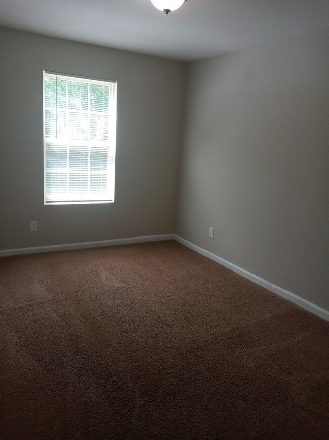 Building Photo - 1732 Thistlewood Dr