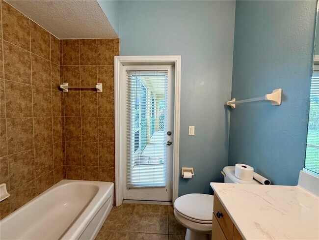 Building Photo - 1204 S San Mateo Dr