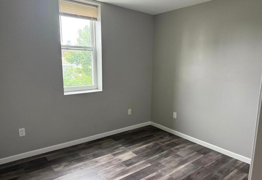 Building Photo - 2108 Ridge Ave