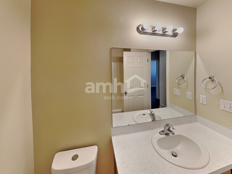 Building Photo - 1991 W 550 N