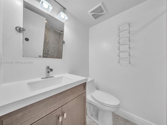 Building Photo - 670 NW 85th Pl