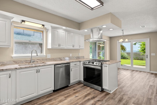 Building Photo - 839 Plantation Way