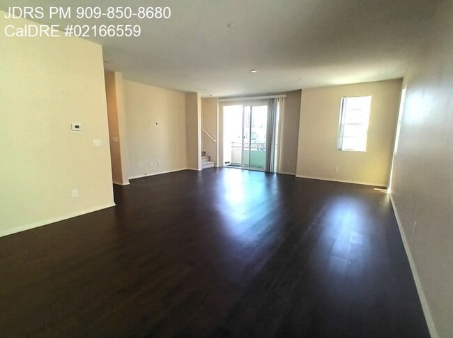 Building Photo - Upland 3 Bedroom Condo