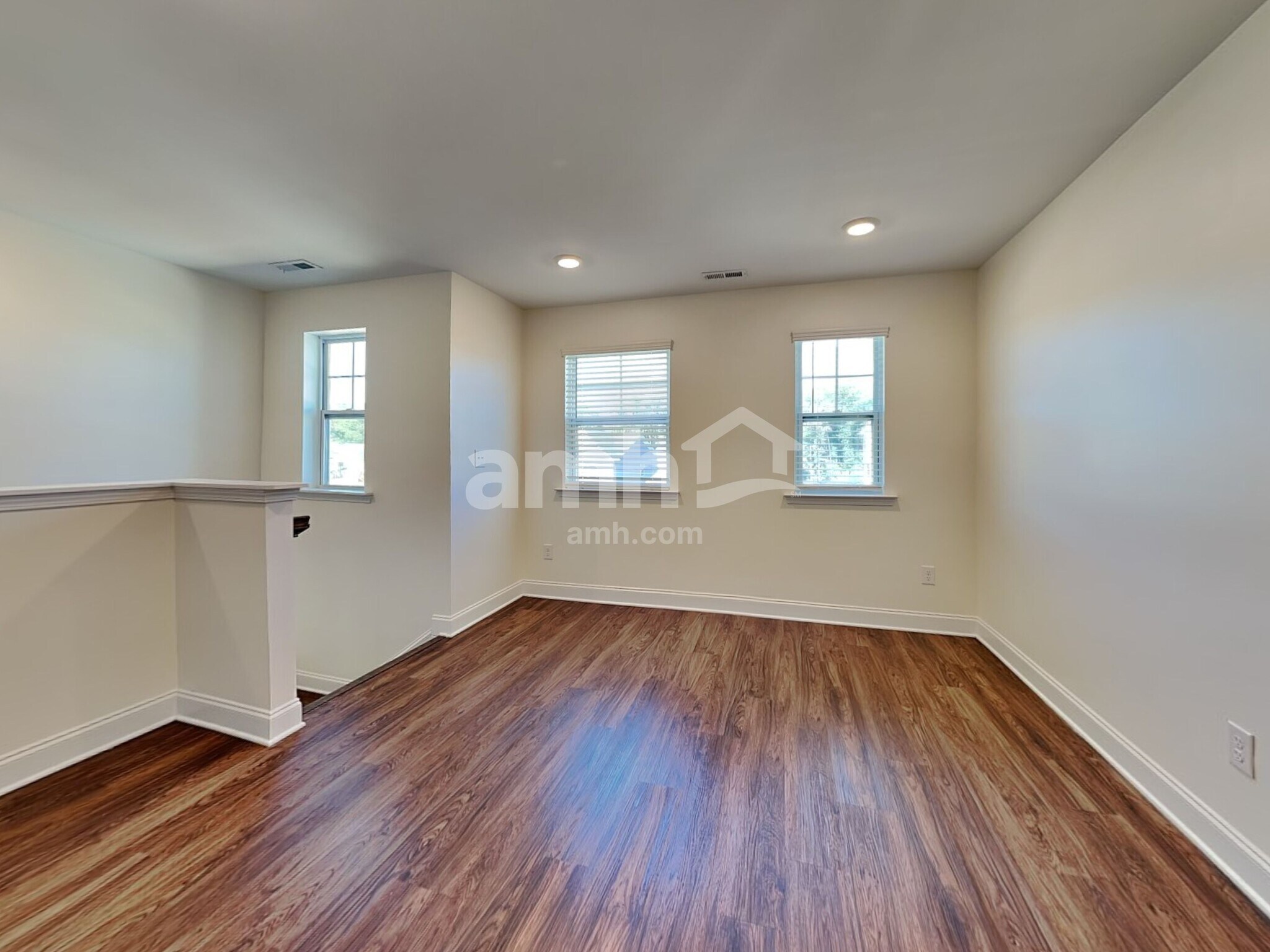 Building Photo - 2122 Laurel Vlg Cir