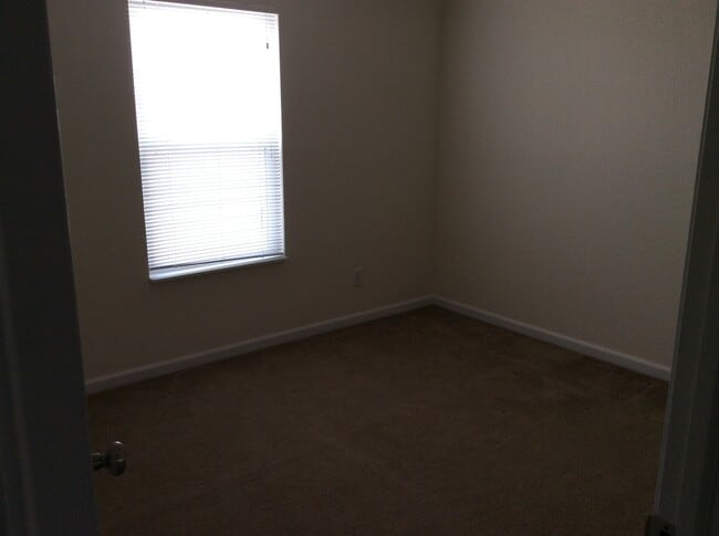 Building Photo - Franklin Twp - 4 BR h ome