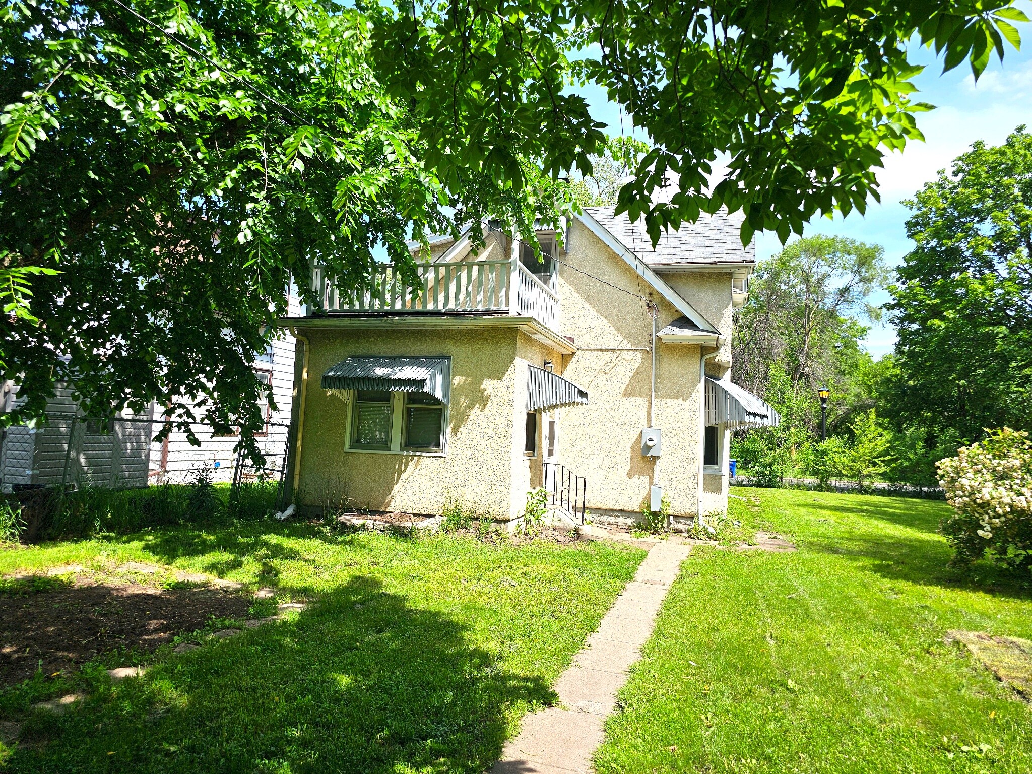 Building Photo - 1388 7th St E