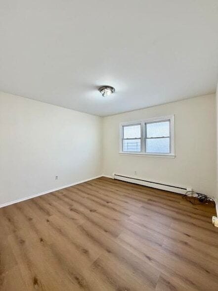 Building Photo - 71 Linnet St