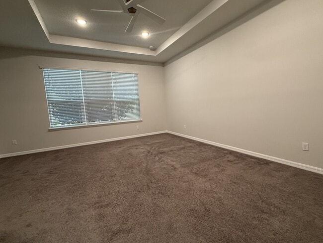 Building Photo - 4753 Ter Blf St
