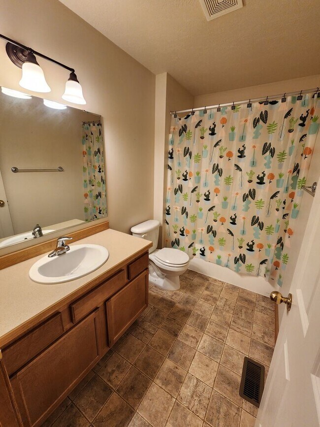 Building Photo - Beautiful 3 Bedroom, 2 Bathroom Home in Aspen Place!