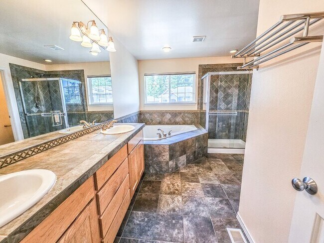 Building Photo - 4424 239th Pl SE