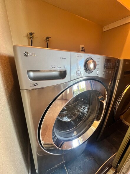 Building Photo - 5646 La Mirada Ave