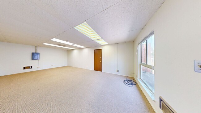 Building Photo - 2512 Webb Ave