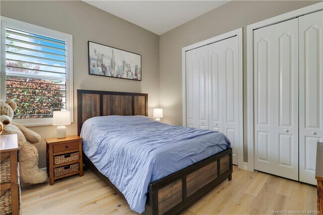 Building Photo - 5628 SW Gray Fox Dr