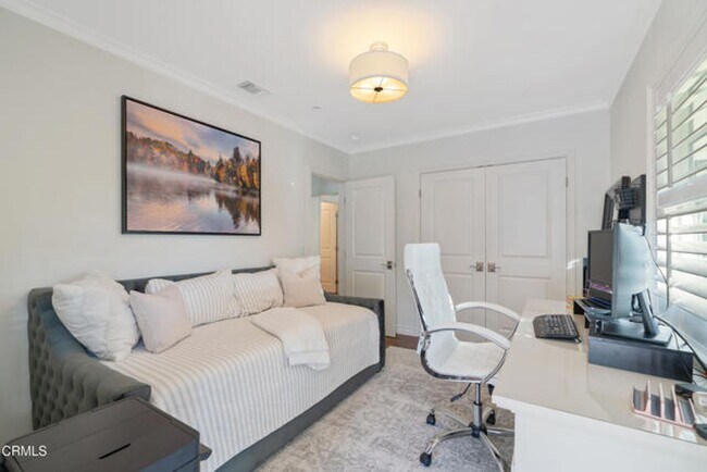 Building Photo - CHARMING 3BR + 2BA HOUSE IN MONROVIA!