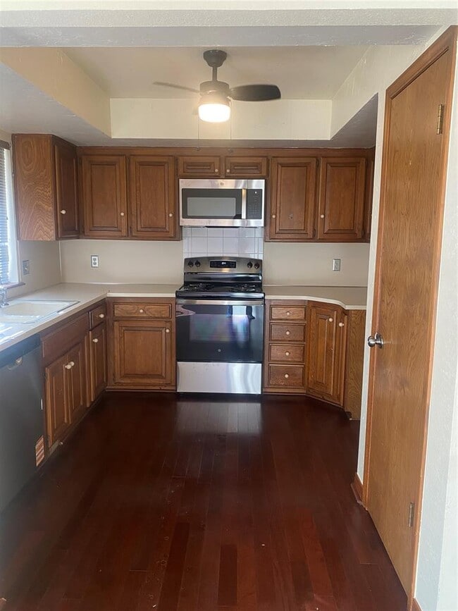 Building Photo - 1732 Lionsgate Cir