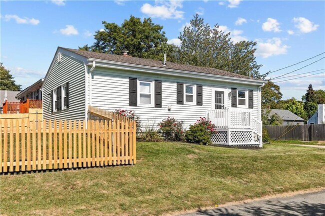 Building Photo - 23 Holten Ave