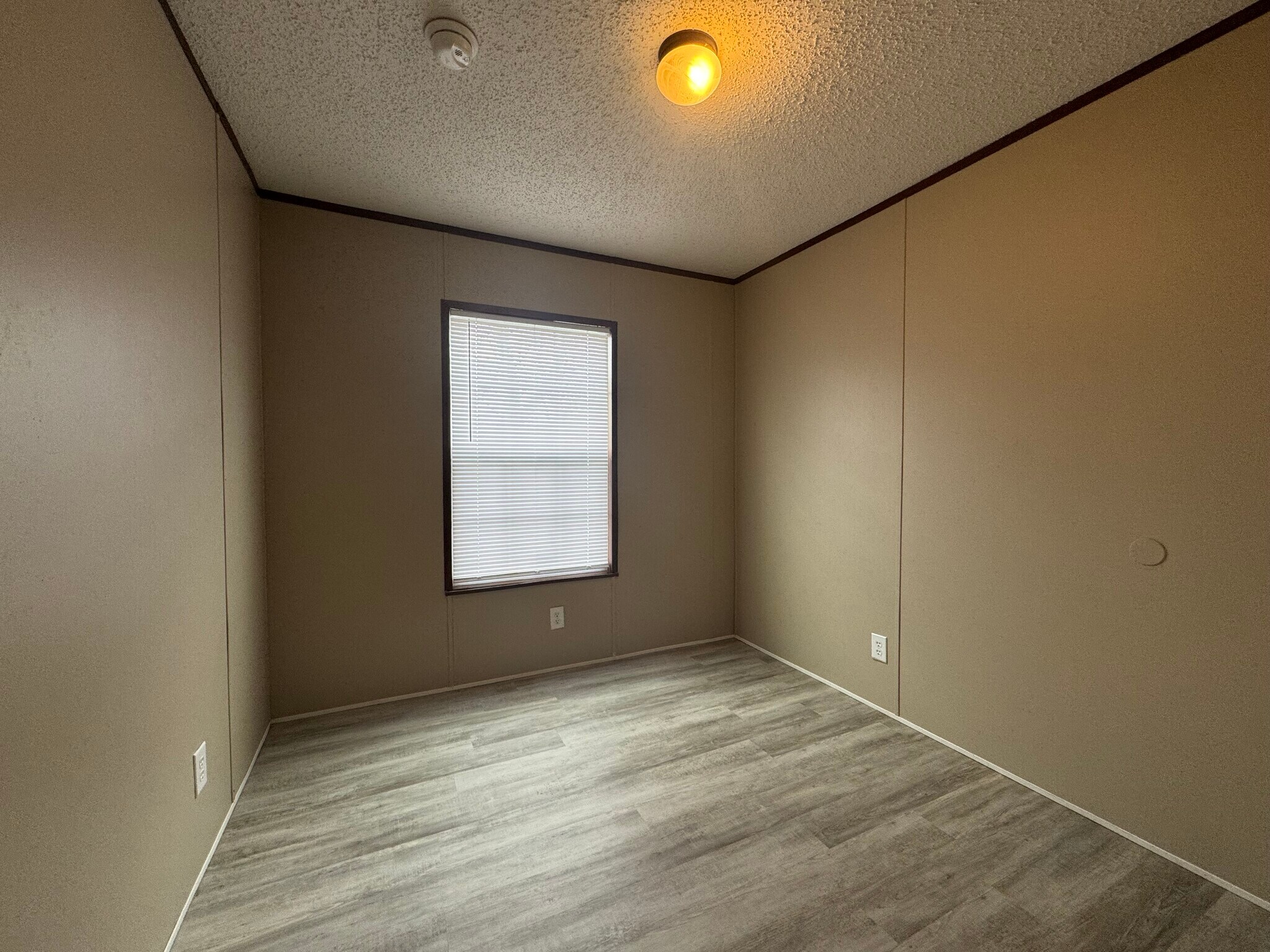 Building Photo - 4095 Geranium Ln