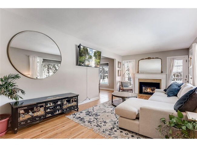 Building Photo - 1517 W 53rd St