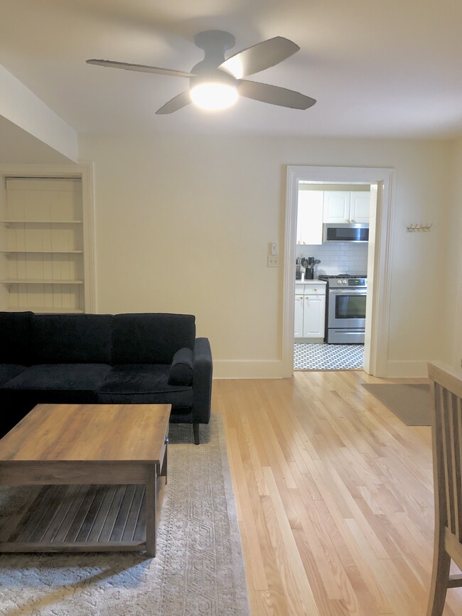 Building Photo - Fully Furnished Studio Apartment on Jones ...