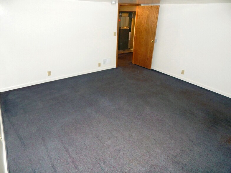 Building Photo - 132 Independence St